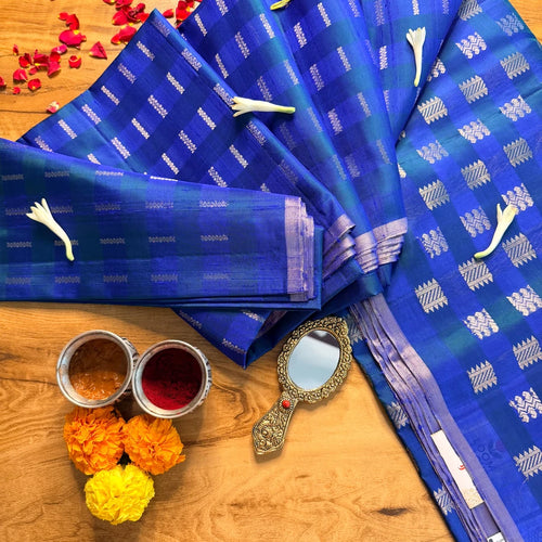 Aazhi | Dual-Texture Handwoven Silk Saree
