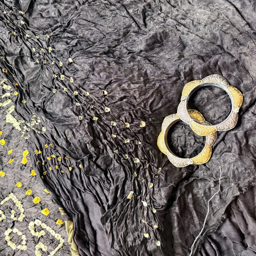 Black Hand Bandhini with Tissue Pallu