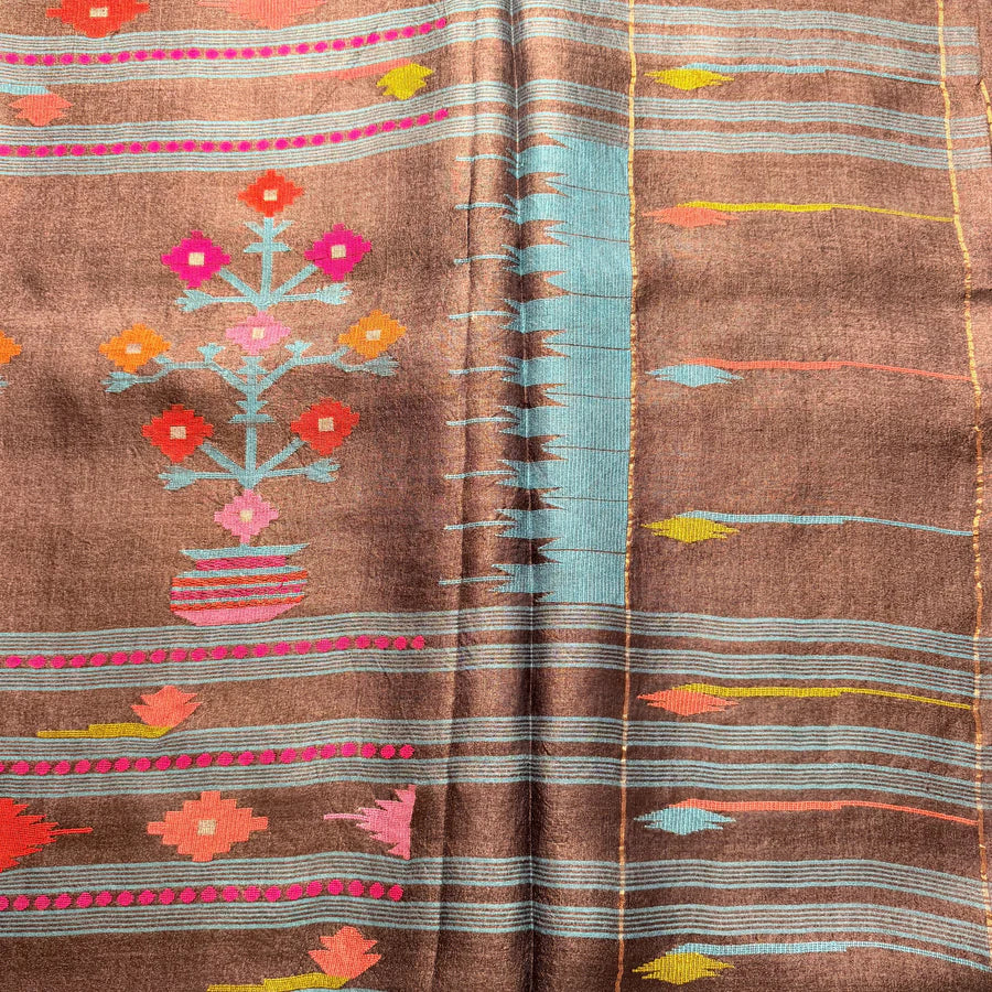 Chitrangada   | Where Bengal's Jamdani becomes wearable art.