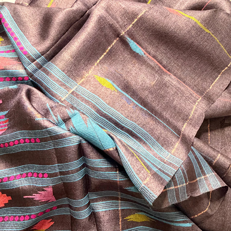 Chitrangada   | Where Bengal's Jamdani becomes wearable art.