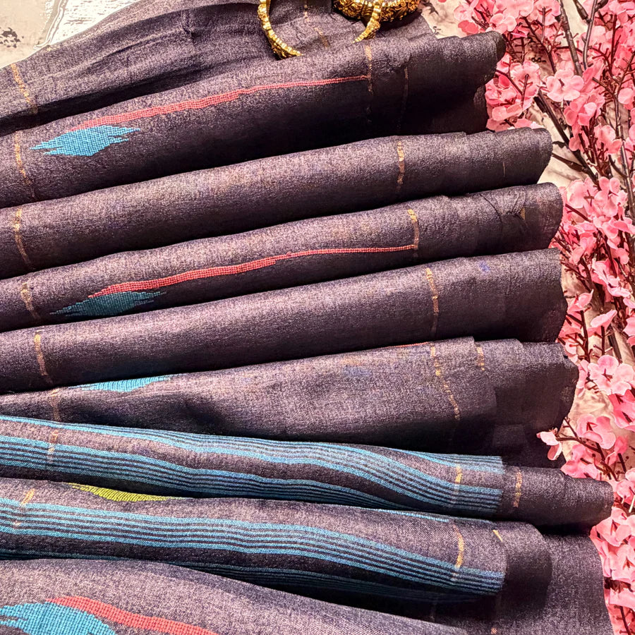 Chitrangada   | Where Bengal's Jamdani becomes wearable art.