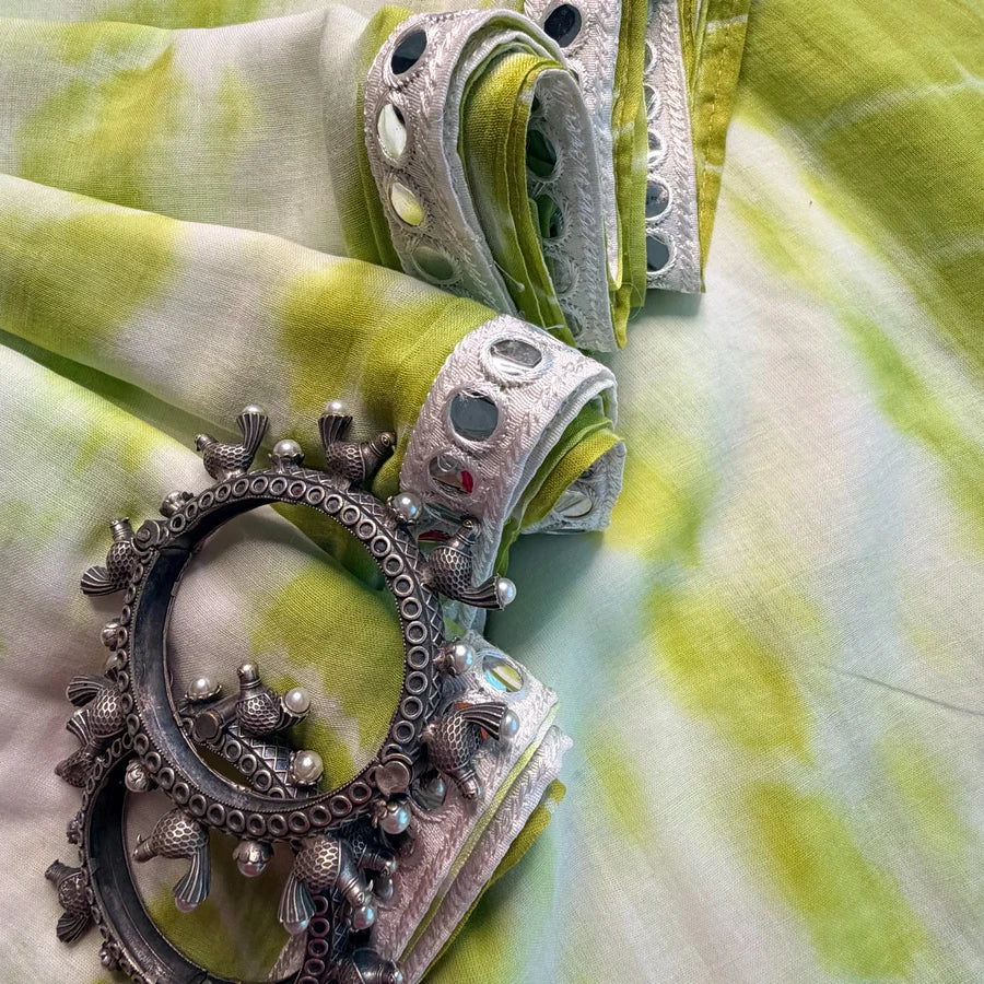 Mul Cotton Shibori Saree with Foil Mirror Border – White & Mehendi Green