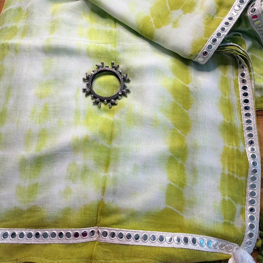 Mul Cotton Shibori Saree with Foil Mirror Border – White & Mehendi Green