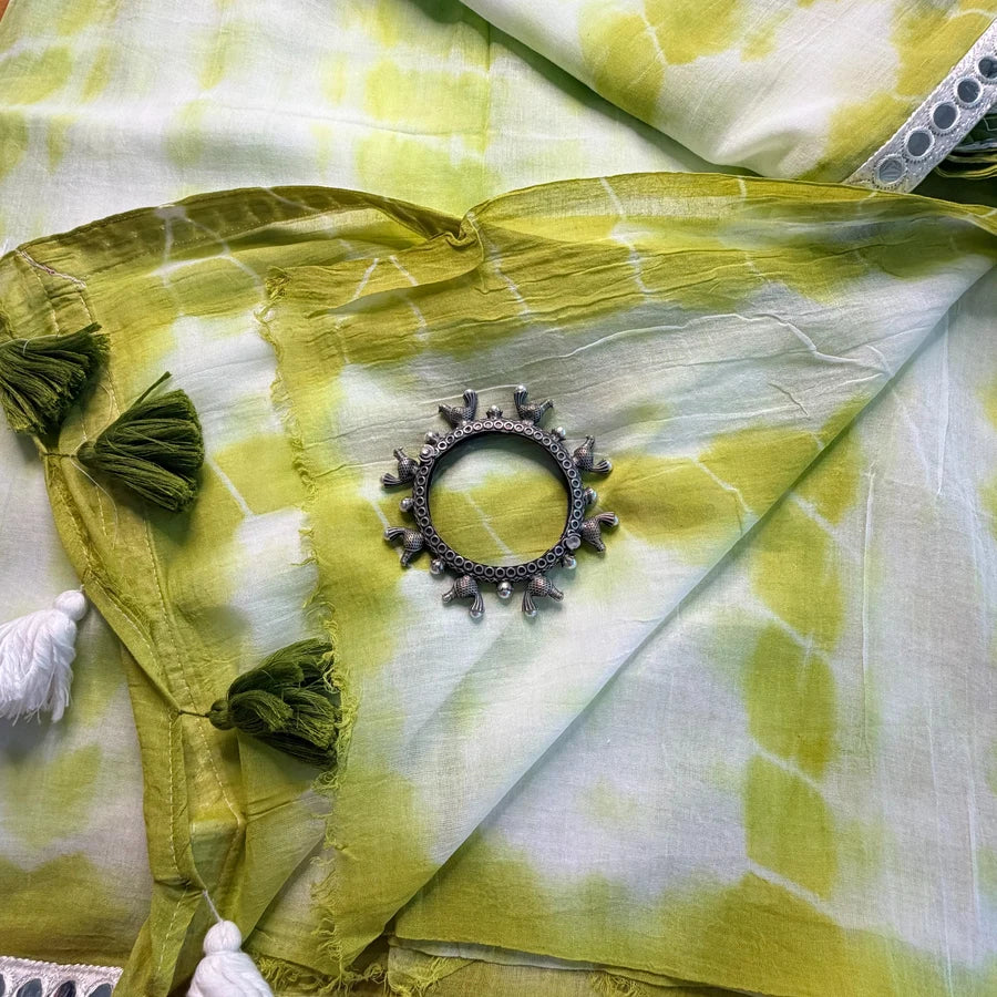 Mul Cotton Shibori Saree with Foil Mirror Border – White & Mehendi Green