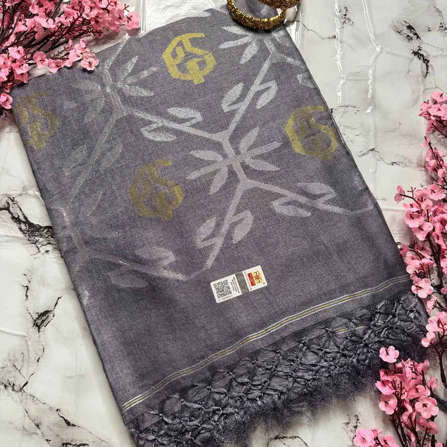 Ruposhi   | Quiet elegance, touched with gold and silver.
